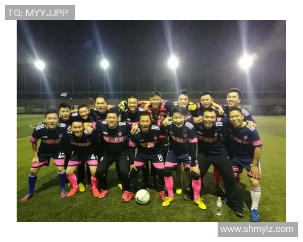 重庆足球队团队协作深度解析与其他球队的对比研究